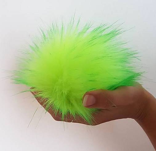 Materiál ručne robený - Kožušinový brmbolec č.48 - 10034618_