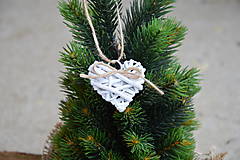 Dekorácie - Vianočná ozdoba na stromček - biele srdce s jutovou mašličkou - 10037210_