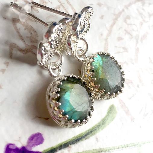Náušnice - Flower Labradorite Earrings / Náušnice s duhovým labradoritom v striebornom prevedení /N0003 - 10041813_