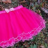 Dětská sytě růžová tylová sukně s lemováním