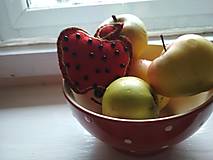 Červené jabĺčko- brošnička