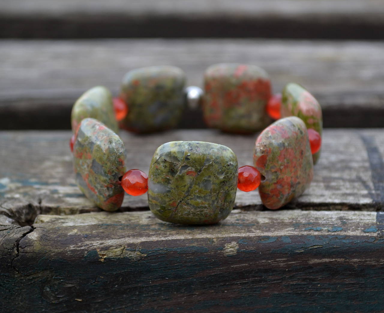 Unakit a jadeit náramok