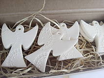 Dekorácie - Vianočné anjeliky v krabičke - 10065269_