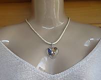 Náhrdelníky - Srdiečko s kvietkami - živicový náhrdelník (srdiečko väčšie s kvietkami, č. 2425) - 10077576_