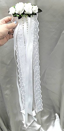 Ozdoby do vlasov - Biely romantický svadobný hrebeň do vlasov s bielymi ružami, perličkami, stuhami a čipkou - 10083306_