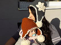 Detské čiapky - čiapka detská hačkovaná - hnedá s kvetom - 10085206_