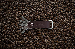 Kľúčenky - Kožená klíčenka Alfa & Beta COFFEE - 10083075_