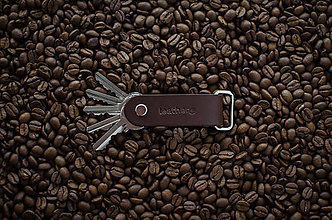 Kľúčenky - Kožená klíčenka Alfa & Beta COFFEE - 10083075_