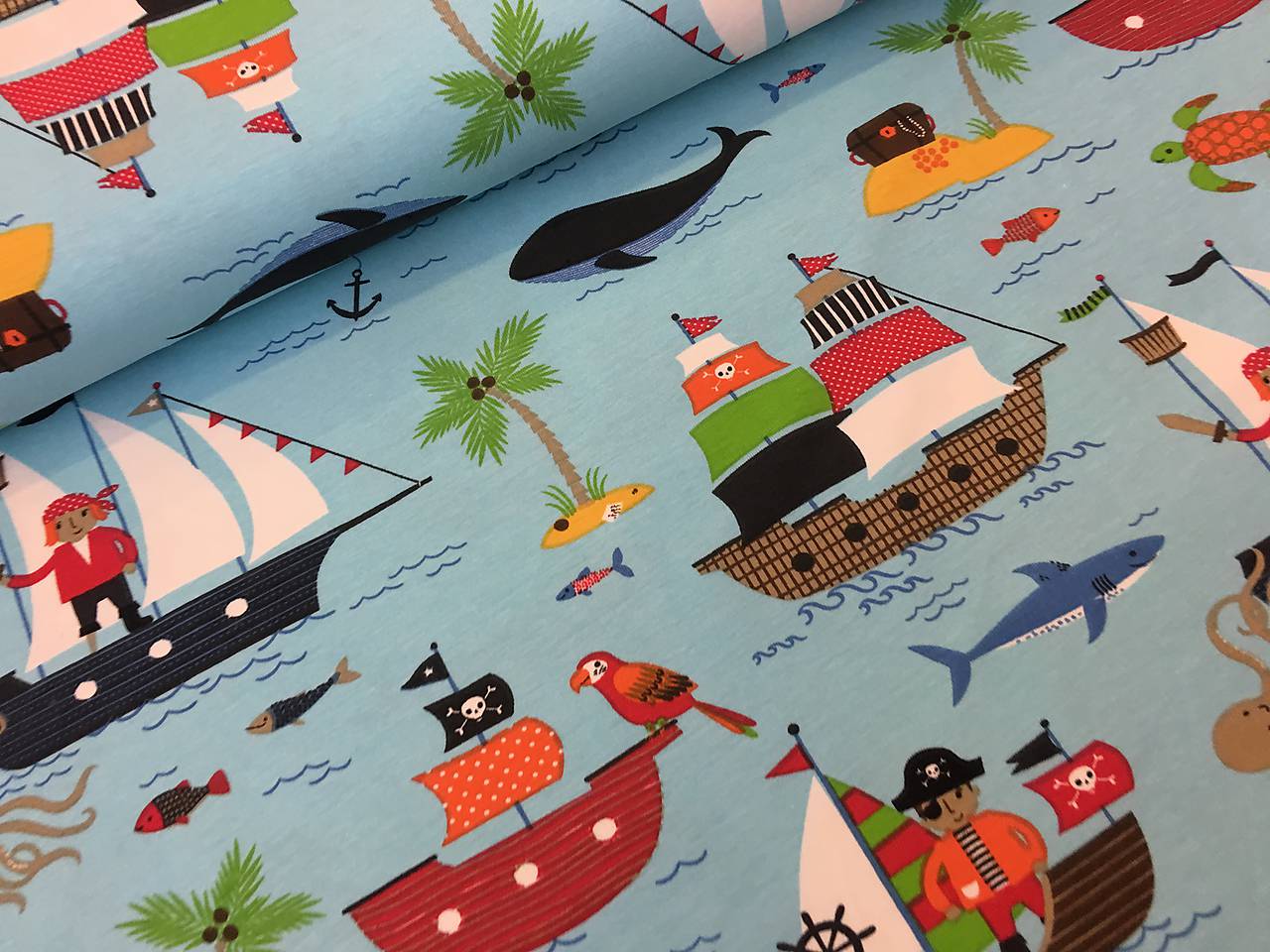 UPLET dovoz Francúzsko piráti 