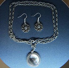 Sady šperkov - Náušnice s retiazkou a perleťovým príveskom - 10113025_