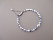 Náramky - Bielo-strieborný perlový náramok - chirurgická oceľ - 10115234_