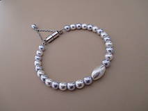 Náramky - Bielo-strieborný perlový náramok - chirurgická oceľ - 10115265_