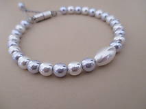 Náramky - Bielo-strieborný perlový náramok - chirurgická oceľ - 10115272_