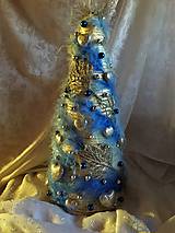 Dekorácie - Vianočný stromček - v modrom páperí - 10120067_