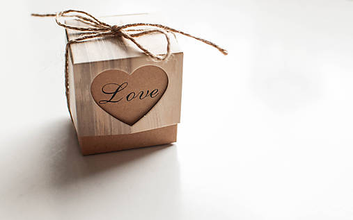 Obalový materiál - Darčeková krabička " Love " - 10122553_