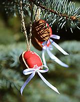 Dekorácie - Vianočná ozdoba - orechy červené - 10129790_