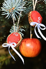 Dekorácie - Vianočná ozdoba - orechy červené - 10129795_