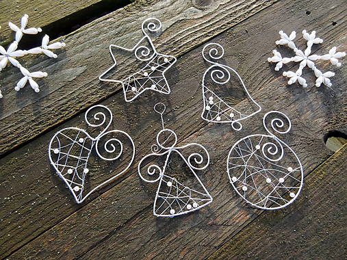 strieborné Vianoce z drôtu s bielymi perličkami... sada (5 kusov - základná sada)
