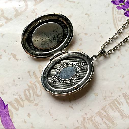 Oval Gemstone Antique Silver Locket Necklace / Otvárací medailón (Tiger Eye)