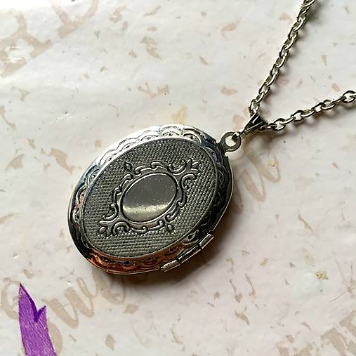 Oval Gemstone Antique Silver Locket Necklace / Otvárací medailón (Tiger Eye)