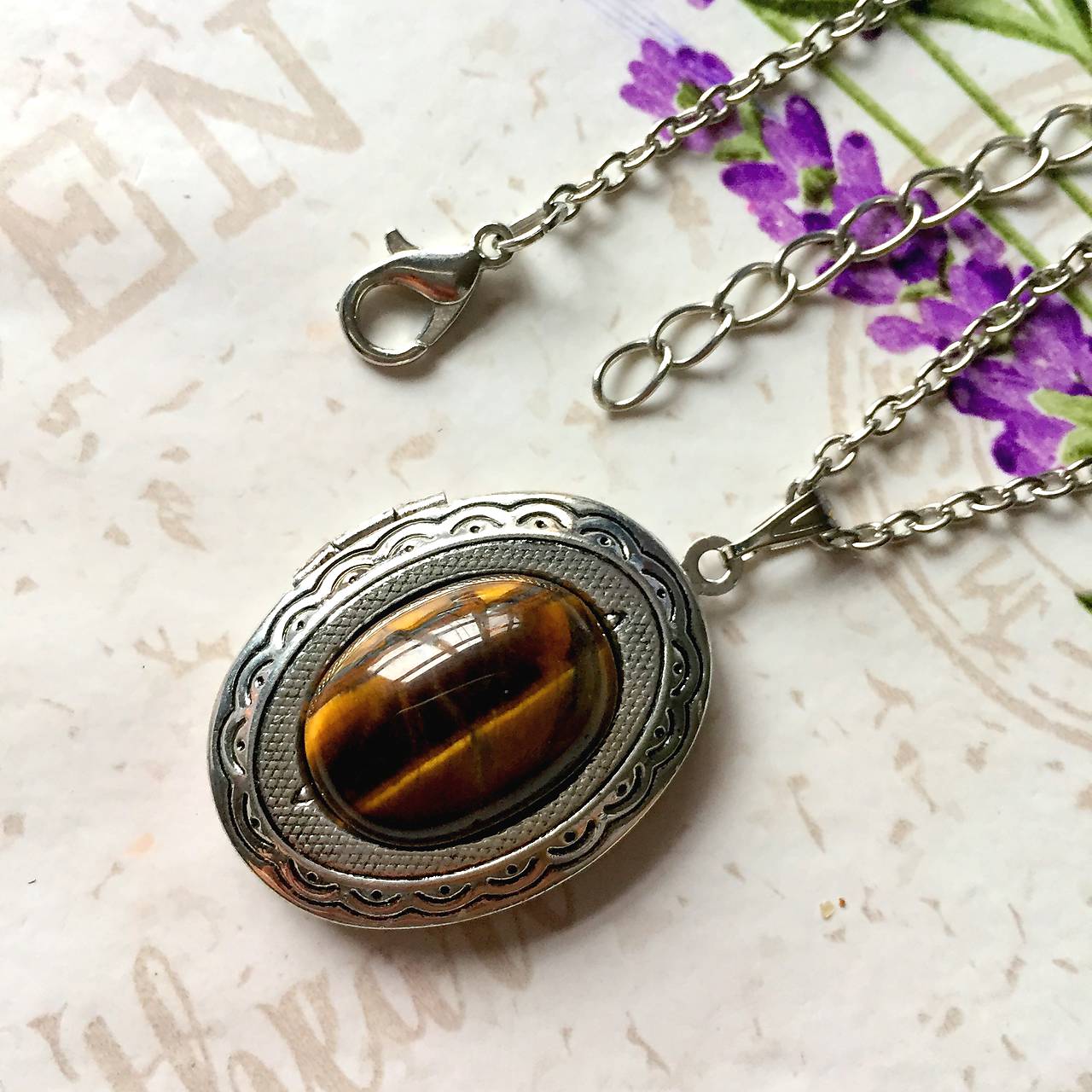 Oval Gemstone Antique Silver Locket Necklace / Otvárací medailón (Tiger Eye)