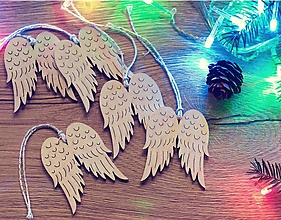 Dekorácie - Vianočné drevené ozdoby - Anjelské krídla 5 ks - 10143585_