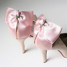 Ponožky, pančuchy, obuv - Klipy na topánky - púdrové staroružové mašle s ružičkou - 10155301_