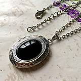 Náhrdelníky - Oval Gemstone Antique Silver Locket Necklace / Otvárací medailón (Black Onyx) - 10158043_