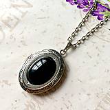 Náhrdelníky - Oval Gemstone Antique Silver Locket Necklace / Otvárací medailón (Black Onyx) - 10158052_