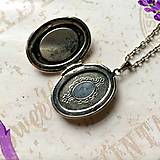Náhrdelníky - Oval Gemstone Antique Silver Locket Necklace / Otvárací medailón (Black Onyx) - 10158060_