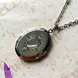 Náhrdelníky - Oval Gemstone Antique Silver Locket Necklace / Otvárací medailón (Black Onyx) - 10158061_