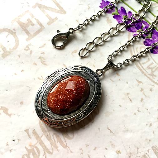 Oval Gemstone Antique Silver Locket Necklace / Otvárací medailón (Sandstone)