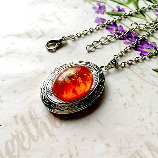 Oval Gemstone Antique Silver Locket Necklace / Otvárací medailón (Amber (synth.))