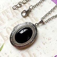 Náhrdelníky - Oval Gemstone Antique Silver Locket Necklace / Otvárací medailón (Black Agate) - 10157722_