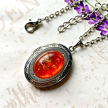 Náhrdelníky - Oval Gemstone Antique Silver Locket Necklace / Otvárací medailón (Amber (synth.)) - 10159126_