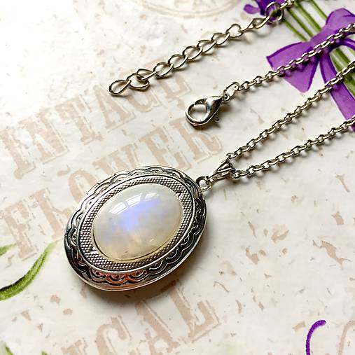 Oval Gemstone Antique Silver Locket Necklace / Otvárací medailón (Moonstone)