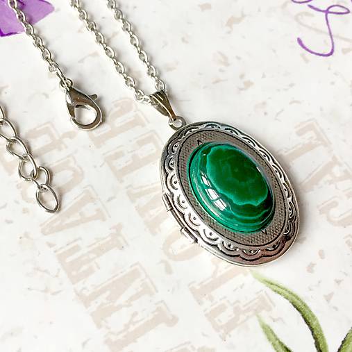 Oval Gemstone Antique Silver Locket Necklace / Otvárací medailón (Natural Malachite)