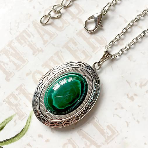 Oval Gemstone Antique Silver Locket Necklace / Otvárací medailón (Natural Malachite)