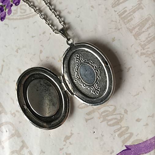 Oval Gemstone Antique Silver Locket Necklace / Otvárací medailón (Blue Opal)