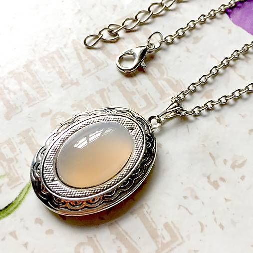 Oval Gemstone Antique Silver Locket Necklace / Otvárací medailón (Grey Agate)