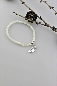 Náramky - mesačný kameň náramok s anjelským krídlom (striebro) - 10195246_