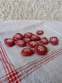Dekorácie - Červený sneh - Na kameni maľované - 10201644_
