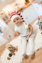 Detské čiapky - Vianočná škriatkovská čiapka - 10208568_