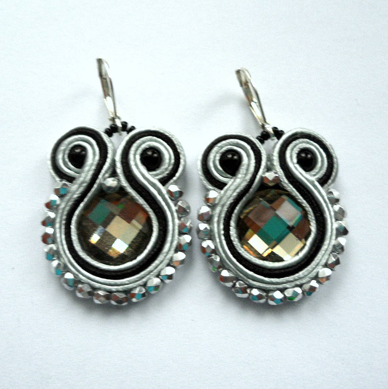 SOUTACHE náušnice (čierna/šedá)