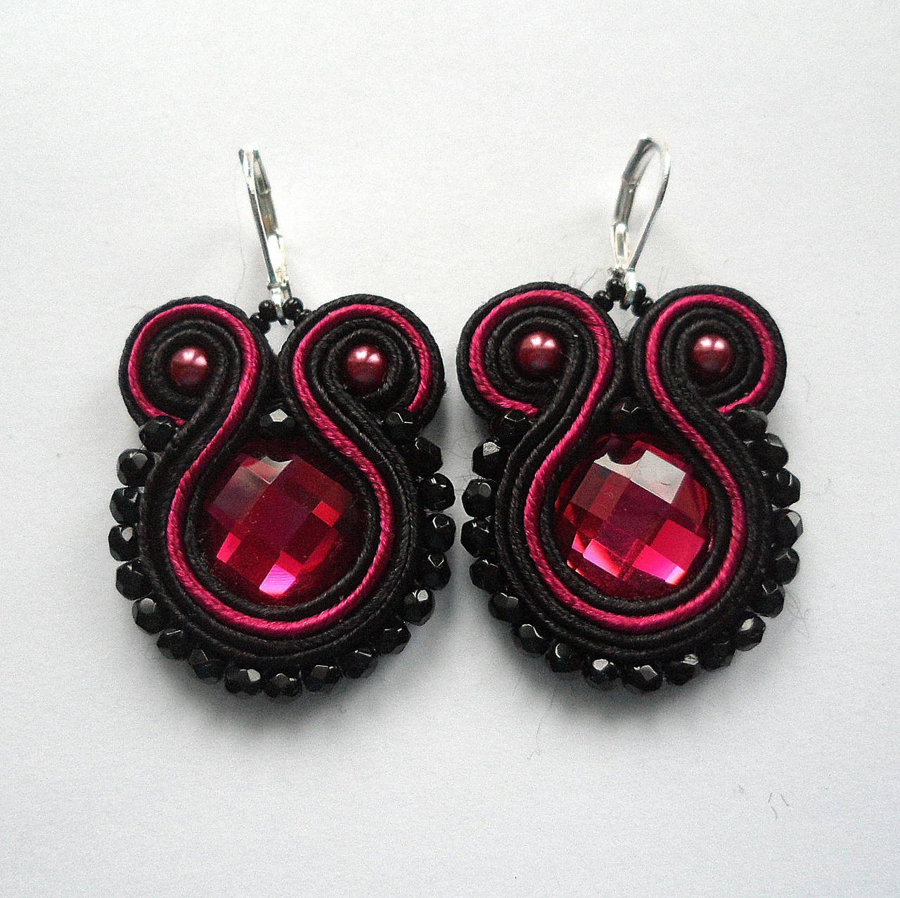 SOUTACHE náušnice (bordová/čierna)