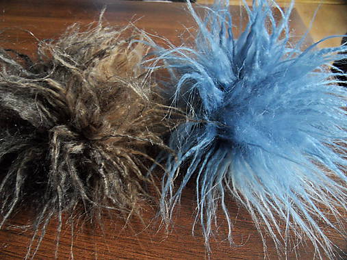 Materiál ručne robený - strapatý brmbolec (Modrá) - 10222221_