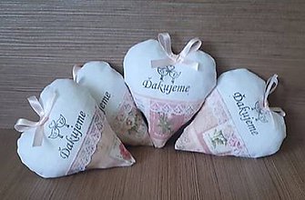 Darčeky pre svadobčanov - srdiečka bielo - ružové s bielou čipkou - 10244882_