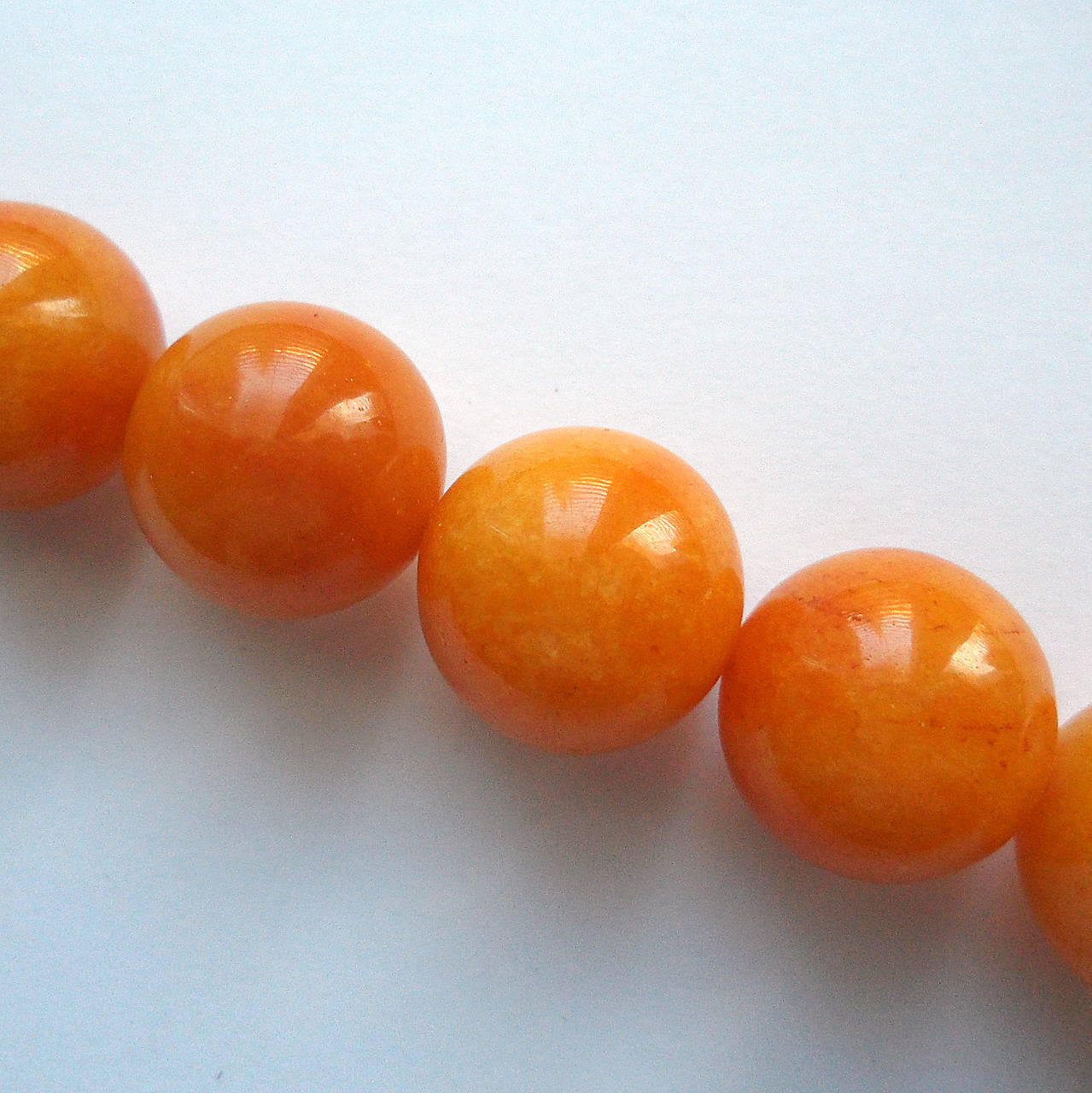 Jantárový nefrit-1ks (16mm)