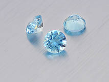 Minerály - Topás swiss modrý prírodný okrúhly 7,8 mm - 10246023_