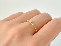Prstene - 585/1000 zlatý zásnubný prsteň s prírodným diamantom 2,6mm - 10249377_